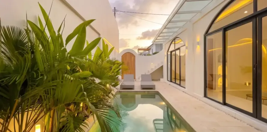 2 bedrooms Villa in Kuta, Badung, Indonesia No. 13267