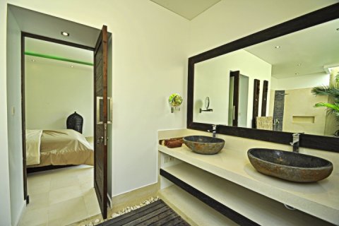 3 bedrooms Villa in Seminyak, Badung, Indonesia No. 1671 12