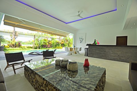 3 bedrooms Villa in Seminyak, Badung, Indonesia No. 1671 8