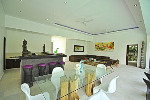 3 bedrooms Villa in Seminyak, Badung, Indonesia No. 1671 5