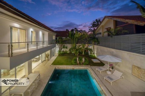 4 bedrooms Villa in Seminyak, Badung, Indonesia No. 9128 22