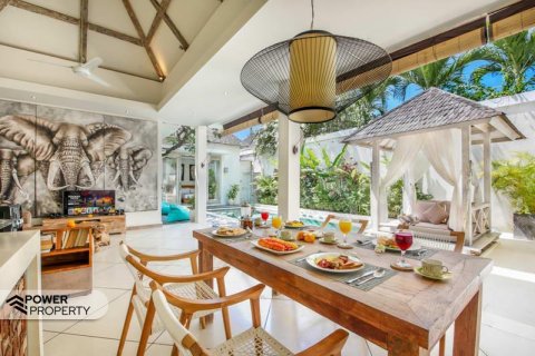 2 bedrooms Villa in Seminyak, Badung, Indonesia No. 9127 10