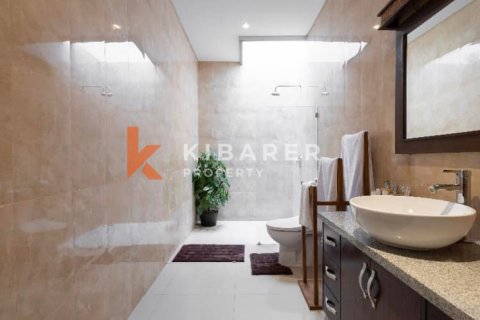 3 bedrooms Villa in Tibubeneng, Badung, Indonesia No. 13005 6