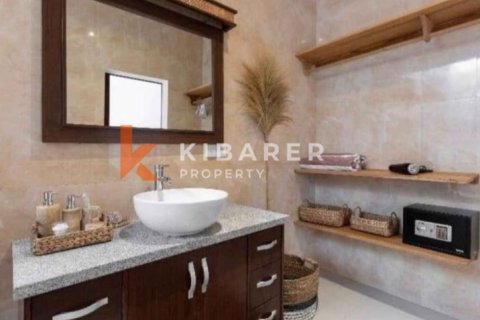 3 bedrooms Villa in Tibubeneng, Badung, Indonesia No. 13005 5