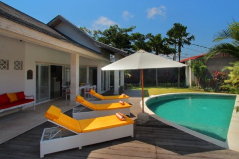 6 bedrooms Villa in Seminyak, Badung, Indonesia No. 1359 20