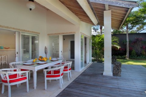 6 bedrooms Villa in Seminyak, Badung, Indonesia No. 1359 22