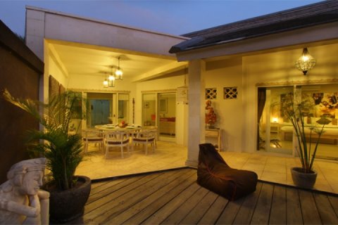6 bedrooms Villa in Seminyak, Badung, Indonesia No. 1359 4