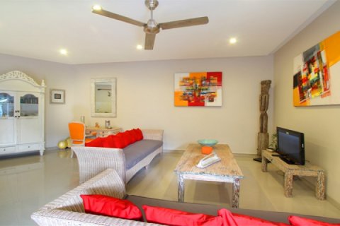 6 bedrooms Villa in Seminyak, Badung, Indonesia No. 1359 6