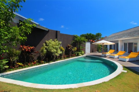 6 bedrooms Villa in Seminyak, Badung, Indonesia No. 1359 18