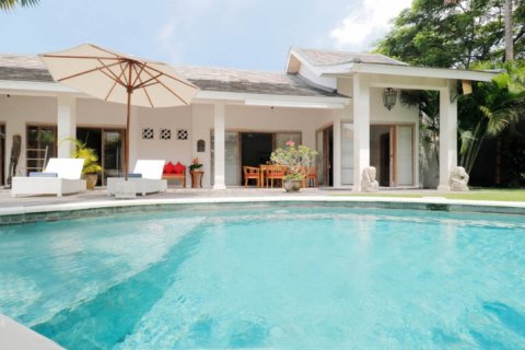 6 bedrooms Villa in Seminyak, Badung, Indonesia No. 1359