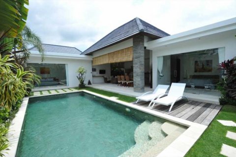 4 bedrooms Villa in Seminyak, Badung, Indonesia No. 1360 4
