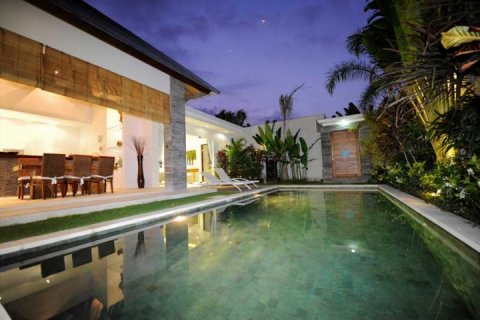 Вилла с 4 спальнями в Seminyak, Бадунг, Индонезия № 1360
