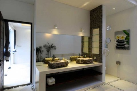 4 bedrooms Villa in Seminyak, Badung, Indonesia No. 1360 10