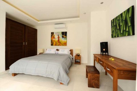 4 bedrooms Villa in Seminyak, Badung, Indonesia No. 1360 6