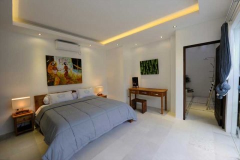 4 bedrooms Villa in Seminyak, Badung, Indonesia No. 1360 11