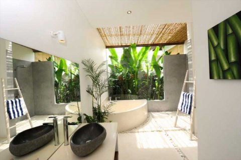 4 bedrooms Villa in Seminyak, Badung, Indonesia No. 1360 9
