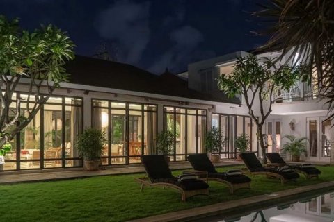 Вилла с 4 спальнями в Seminyak, Бадунг, Индонезия № 246 9