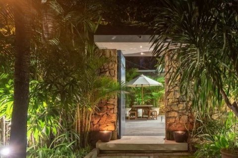 Вилла с 4 спальнями в Seminyak, Бадунг, Индонезия № 246 11