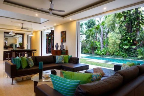 4 bedrooms Villa in Seminyak, Badung, Indonesia No. 245