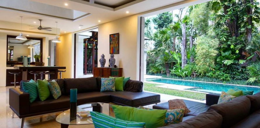 Вилла с 4 спальнями в Seminyak, Бадунг, Индонезия № 245