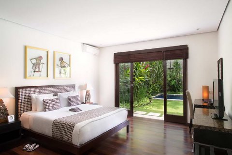 4 bedrooms Villa in Seminyak, Badung, Indonesia No. 247 3