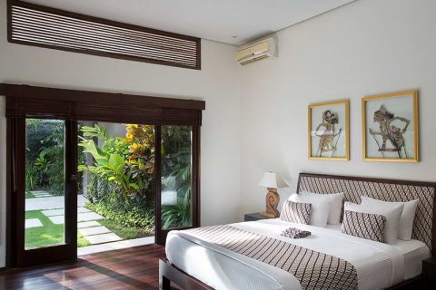 4 bedrooms Villa in Seminyak, Badung, Indonesia No. 247 4