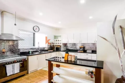 5 bedrooms Villa in Kuta, Badung, Indonesia No. 11953 9