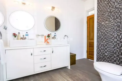 5 bedrooms Villa in Kuta, Badung, Indonesia No. 11953 8