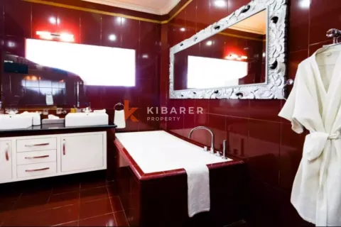 5 bedrooms Villa in Kuta, Badung, Indonesia No. 11953 10