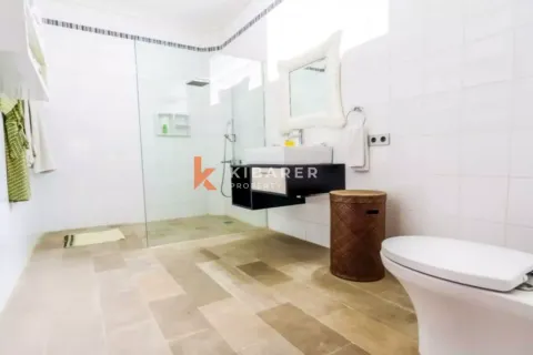 5 bedrooms Villa in Kuta, Badung, Indonesia No. 11953 12