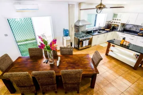 5 bedrooms Villa in Kuta, Badung, Indonesia No. 11953 2