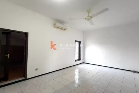 4 bedrooms Villa in Kerobokan, Badung, Indonesia No. 11947 21