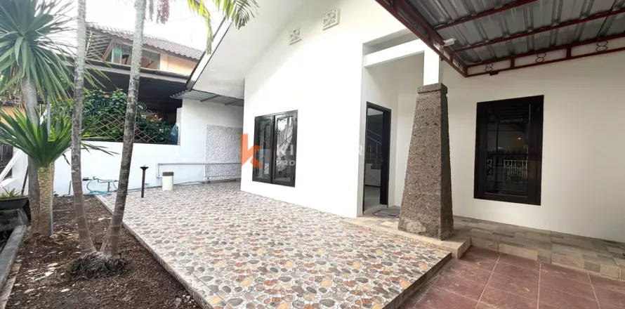 4 bedrooms Villa in Kerobokan, Badung, Indonesia No. 11947
