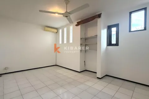 4 bedrooms Villa in Kerobokan, Badung, Indonesia No. 11947 4