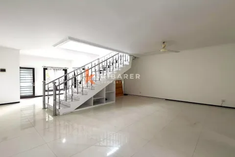 4 bedrooms Villa in Kerobokan, Badung, Indonesia No. 11947 2