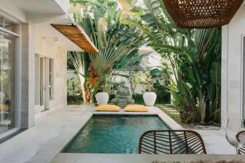 3 bedrooms Villa in Tibubeneng, Badung, Indonesia No. 11950 3