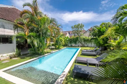 3 bedrooms Villa in Kerobokan, Badung, Indonesia No. 10191 2