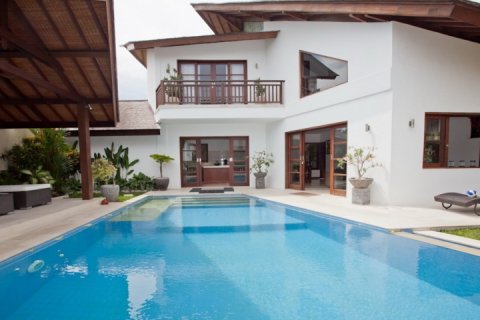 3 bedrooms Villa in Seminyak, Badung, Indonesia No. 1147 2