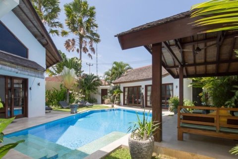 3 bedrooms Villa in Seminyak, Badung, Indonesia No. 1147 12