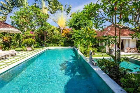 4 bedrooms Villa in Kerobokan, Badung, Indonesia No. 1146