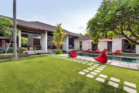 4 bedrooms Villa in Seminyak, Badung, Indonesia No. 1144 17