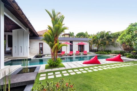 4 bedrooms Villa in Seminyak, Badung, Indonesia No. 1144 18