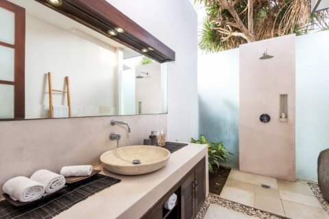 4 bedrooms Villa in Seminyak, Badung, Indonesia No. 1144 27