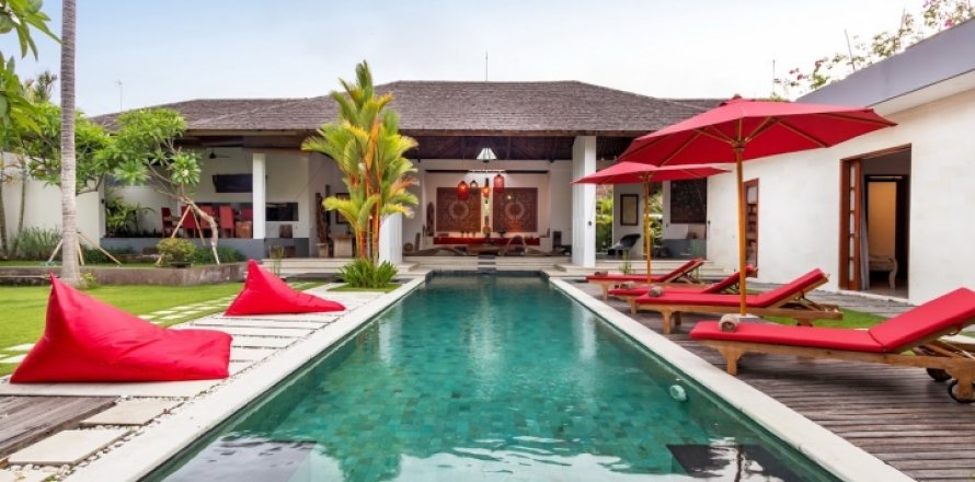 4 bedrooms Villa in Seminyak, Badung, Indonesia No. 1144