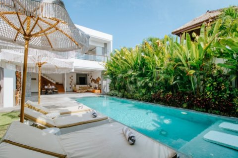 Вилла с 4 спальнями в Canggu, Бадунг, Индонезия № 1149 1