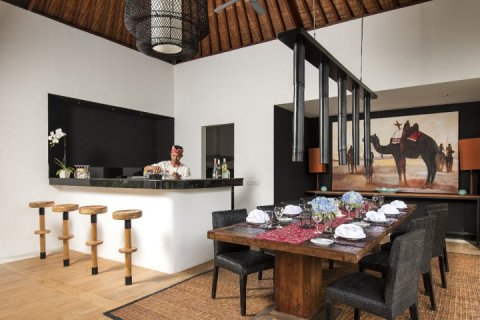 Вилла с 10 спальнями в Seminyak, Бадунг, Индонезия № 8727 11