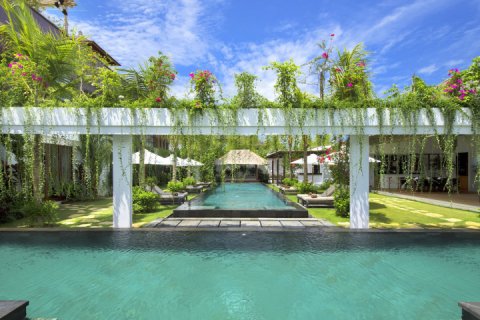 Вилла с 10 спальнями в Seminyak, Бадунг, Индонезия № 8727 4