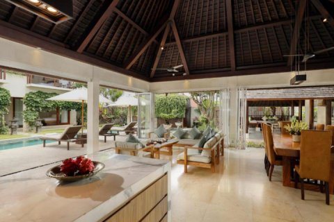 5 bedrooms Villa in Seminyak, Badung, Indonesia No. 8729 4