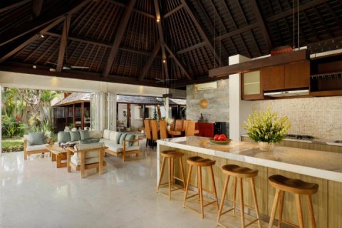5 bedrooms Villa in Seminyak, Badung, Indonesia No. 8729 6