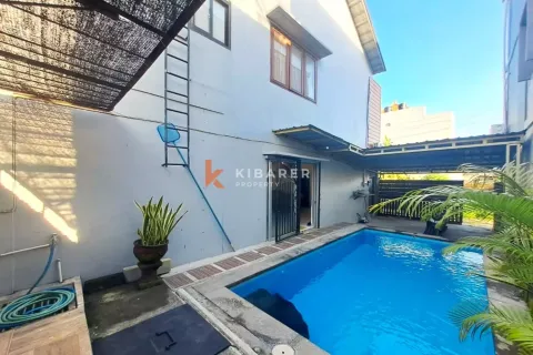 3 bedrooms Villa in Kerobokan, Badung, Indonesia No. 12377